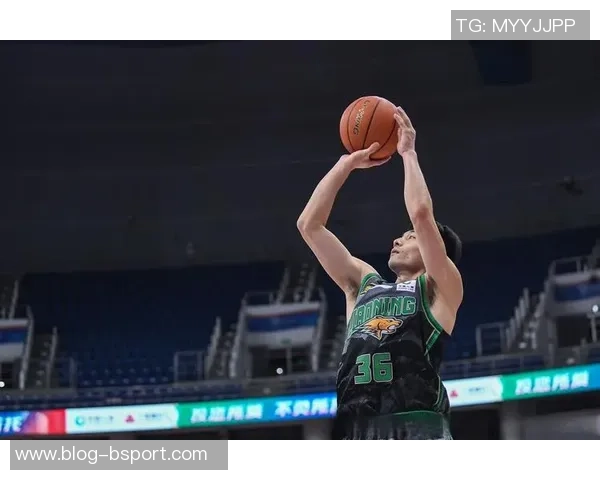 CBA精彩对决辽宁队与新疆队比赛录像回顾与精彩瞬间分析