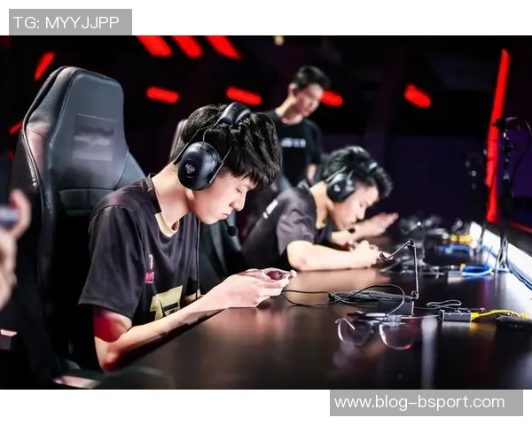 RNG战队的荣耀与挑战：DOTA2赛场上的奋斗与坚持之路